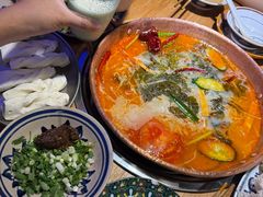 -洱火云南酸菜牛肉火锅(石景山当代商城店)