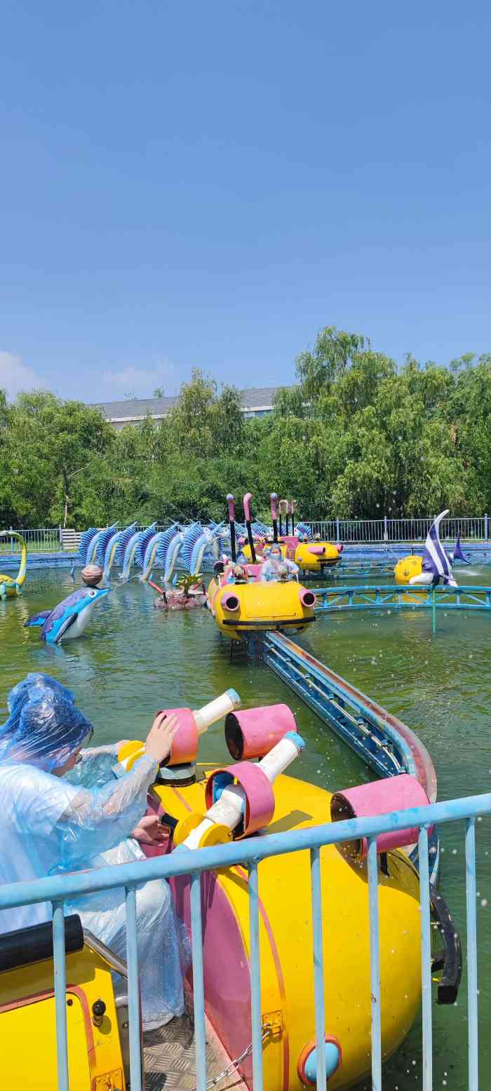 丘比特主题乐园-"那天去的时候4点开园,大门口会有演出,有.