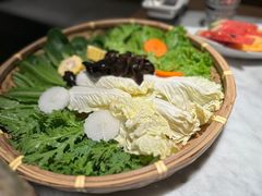 -尚尚仙·酸汤猪手·猪肚鸡火锅(华联万柳购物中心店)