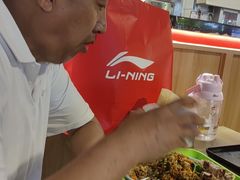 -斯普瑞斯奥特莱斯