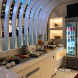 普吉岛回国登机前进贵宾休息厅休息