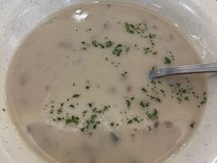 奶油蘑菇汤-萨莉亚意式餐厅(上下九店)