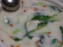 -泉畔人家·老济南经典鲁菜(大明湖店)