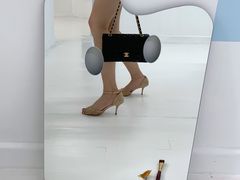 -胶囊画廊