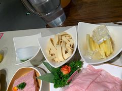 -海底捞火锅鲜切牛肉主题店(长寿路店)