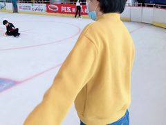 -冰纷万象滑冰场(二七万象城店)