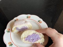 紫薯芋泥冰面包-沁屋面包店(人民东路店)