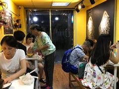 -志龙皇冠吃货椰子铺