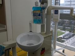 -瑞尔齿科(上海长风大悦城店)