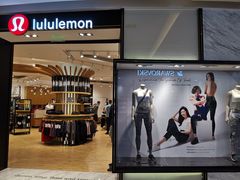 -lululemon(上海浦东IFC店)