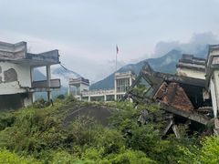 -四川汶川特大地震漩口中学遗址