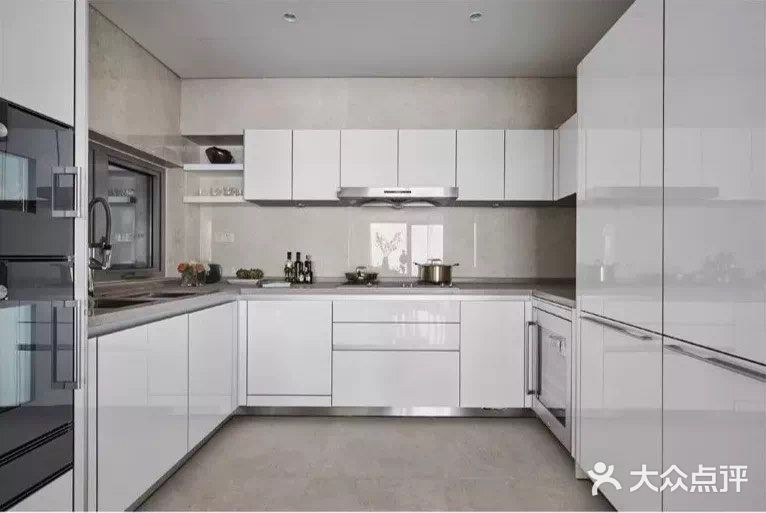 橙色与黄铜，彰显当代女性的艺术影响力｜HID赫尔贝纳设计