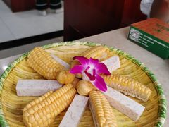 -墨脱石锅椰子鸡•香草鸭•东山羊(大东海店)