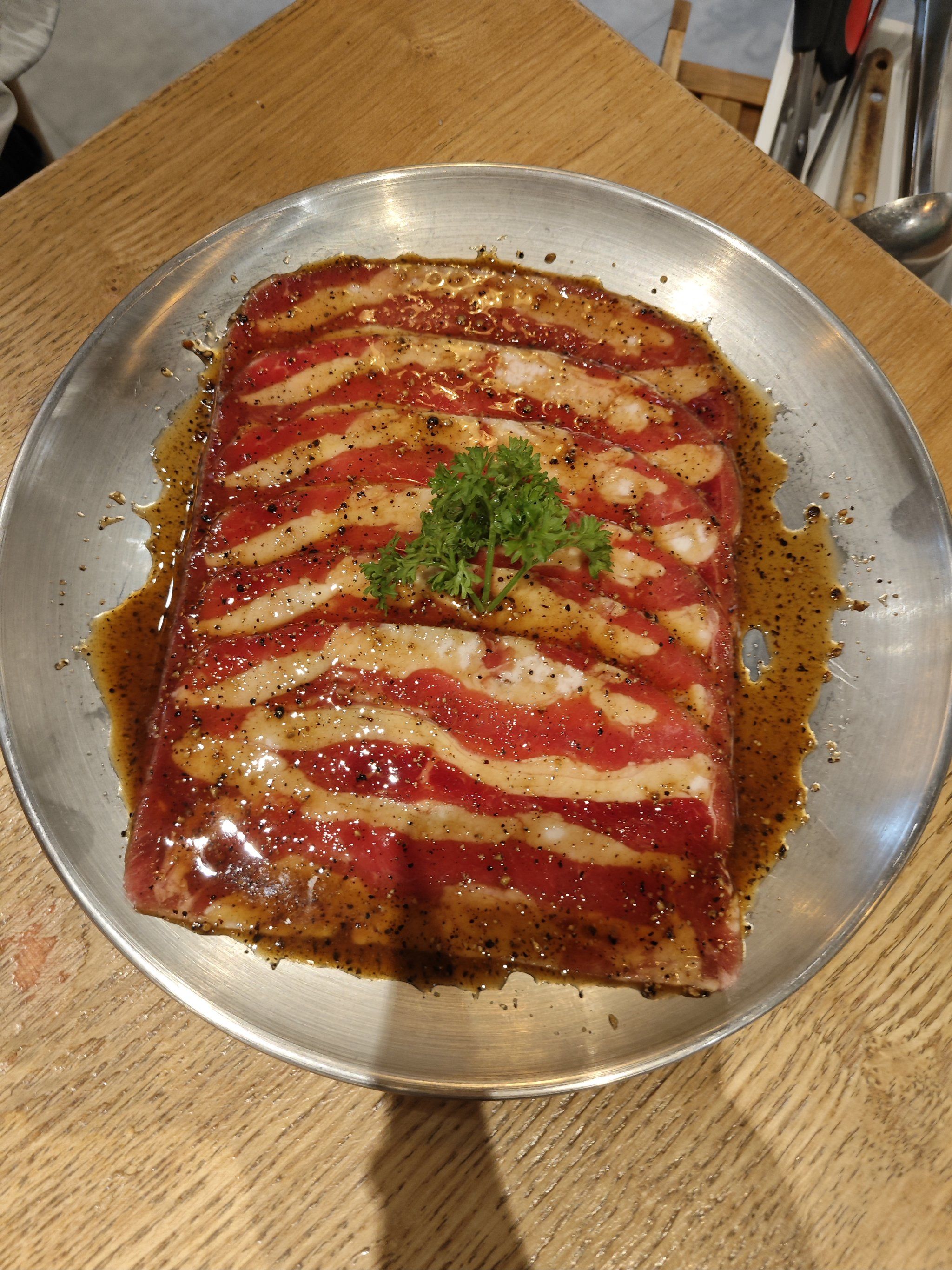 五花肉超级好吃!摆盘很好看,还有冰淇