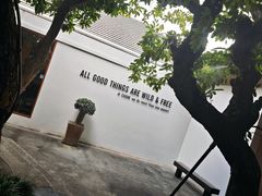 -Chom Cafe and Restaurant