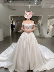 -艾米丽婚纱礼服