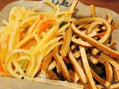 -亮亮面馆(经六路店)