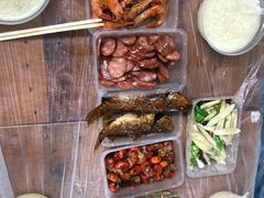 香肠-蓝精灵饺子店