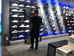 -阿迪达斯(武林银泰三叶草店)