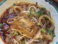 -拈签一笑黄牛肉辣卤串串