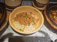鱼籽热干面-鹤江桥·红油牛肉粉(SKP店)