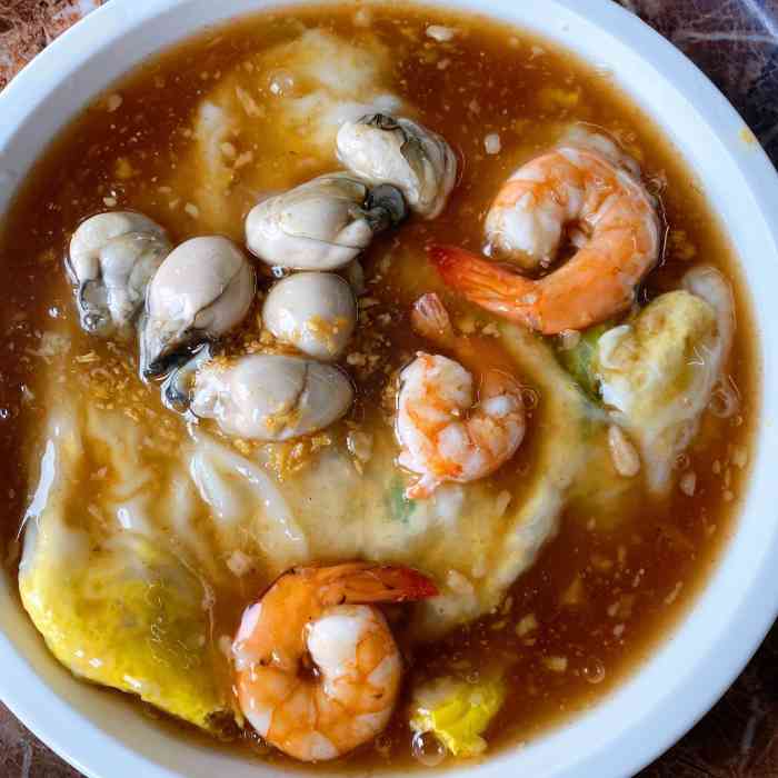 新坛海鲜肠粉-"这是一家在普宁很普通的肠粉店,虽然说看菜.