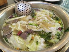 -周老三跷脚牛肉·全牛火锅(非遗传承店)