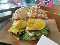 厚蛋烧牛肉汉堡-汉堡双倍·喜鹊堡
