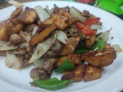 馕丁炒烤肉-巴依老爷新疆餐厅