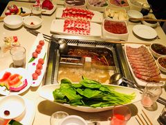 -海底捞火锅鲜切牛肉主题店(长寿路店)
