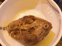 五香兔头-鑫记婆婆兔·成都特产·兔头手撕兔(太古里店)