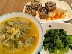 -小杨生煎(金山百联购物中心3楼店)
