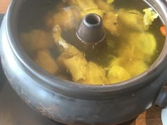 -云海肴·汽锅鸡·云南菜(天山百盛优客店)