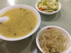 免费咸菜-闫家驴肉老店(华电一校店)