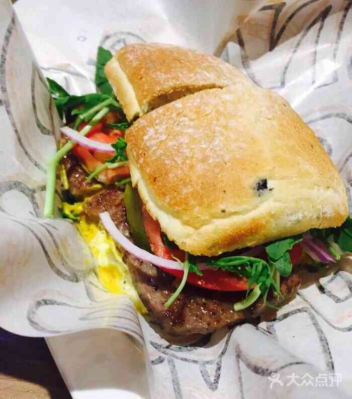 帕尼尼(大悦城店)-"最近新开的店,在憨豆咖啡旁边.店面比较.