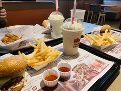 -The Habit Burger Grill 哈比特汉堡(复兴soho店)