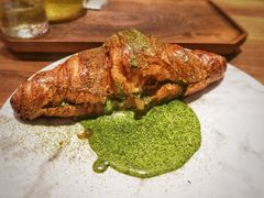 爆浆抹茶可颂-DECAMERON十日谈(卓悦汇店)