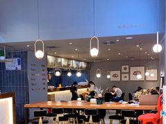 -POKEE VIA&Brunch·维娅(重庆来福士店)