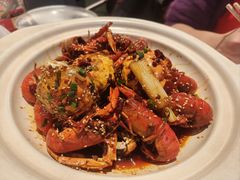 -肥肥虾庄·金牌油焖大虾(汉街SKP店)