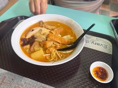 -亚王咖喱鸡米粉面