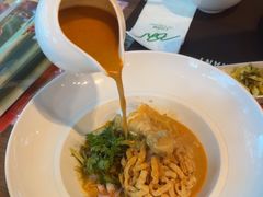 -Chom Cafe and Restaurant