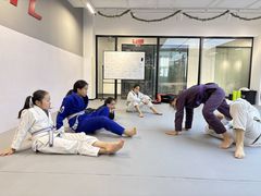 -EFL巴西柔术·综合格斗·泰拳·少儿体能训练(虹桥德必馆)