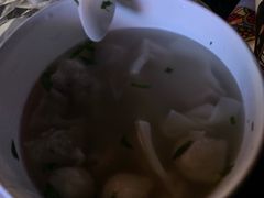 鱼丸鲜肉馄饨-手劲鱼丸馄饨铺(哈一百店)