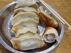 -黄阿姨锅贴大王(万航渡路店)