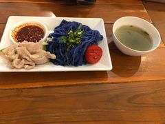 猪肉拌面-蝶豆花蓝面条