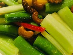 -彩蝶谷美食廊·粤式经典南番顺·铁板烧烤泰风味(广州长隆酒店)