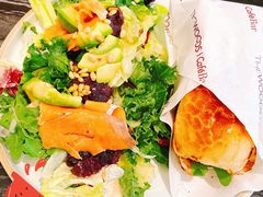 三文鱼牛油果沙拉-THE WOODS 简餐 (国贸商城店)