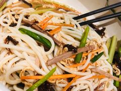 -云海肴·汽锅鸡·云南菜(天山百盛优客店)