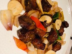 烧汁蒜片安格斯牛籽粒-香樟花园新粤料理(无锡万象城店)