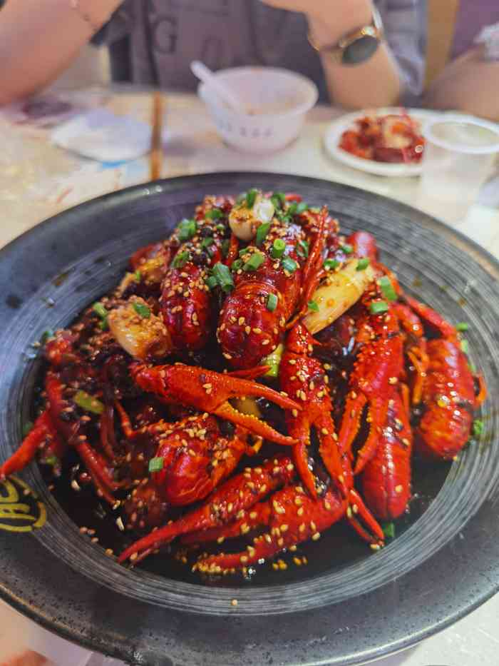 肥肥虾庄·金牌油焖大虾(南湖平安路店)